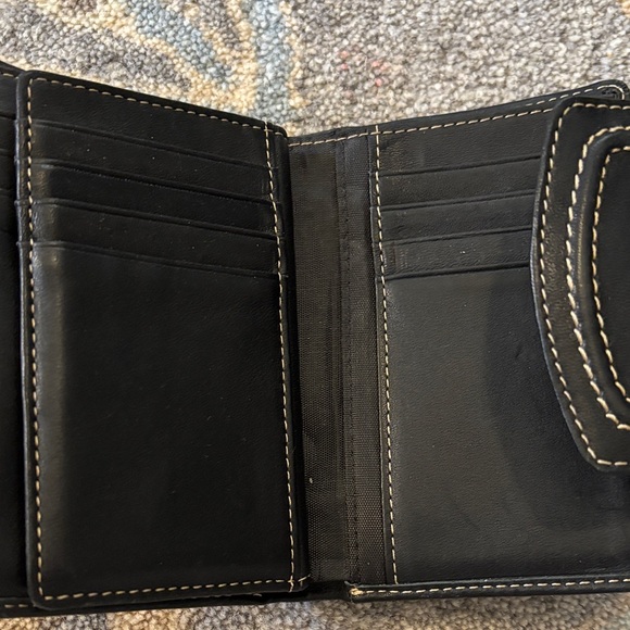 Fossil Black Leather Wallet with Contrast Stitching - Picture 4 of 9